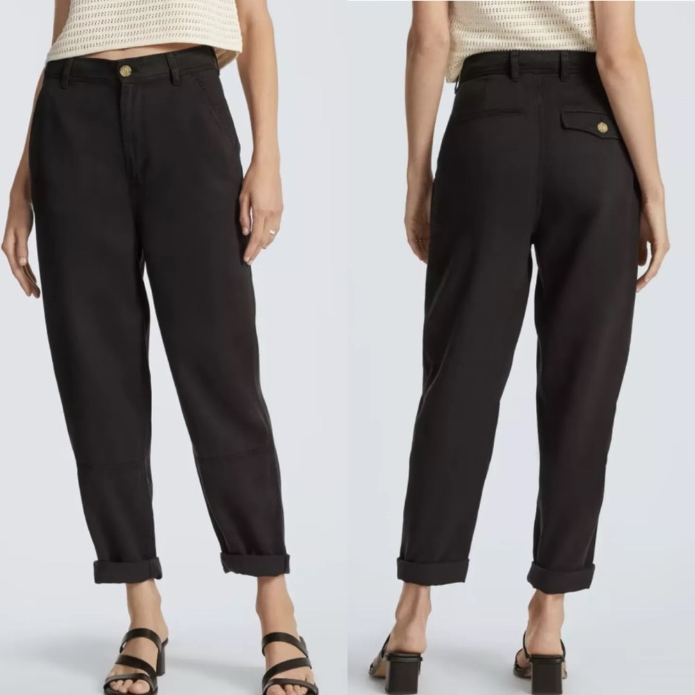 Everlane | The Relaxed Chino in Buttersoft Black 2